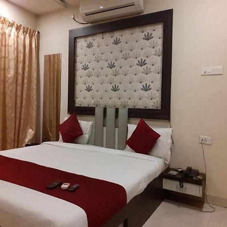 Hotel White House Pune Ngoại thất bức ảnh