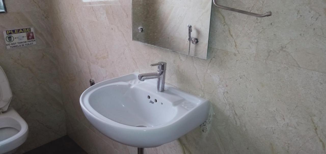 Hotel White House Pune Ngoại thất bức ảnh