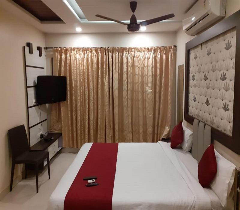 Hotel White House Pune Ngoại thất bức ảnh
