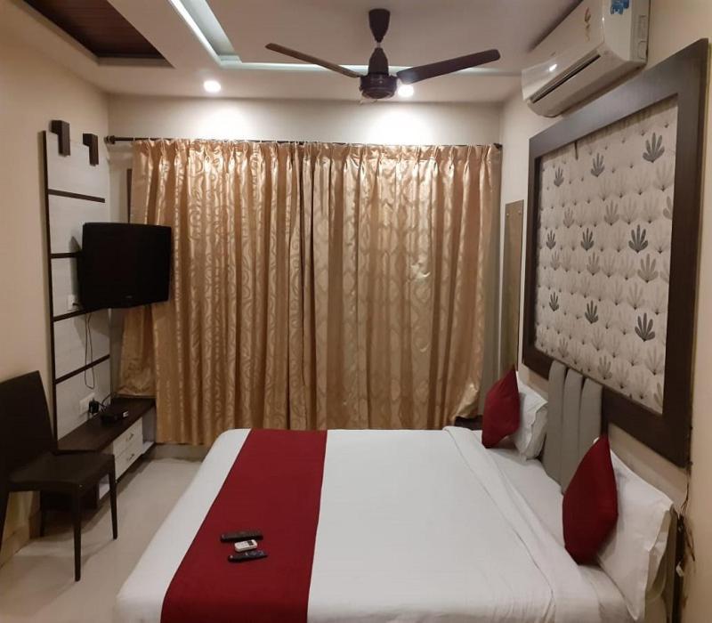 Hotel White House Pune Ngoại thất bức ảnh