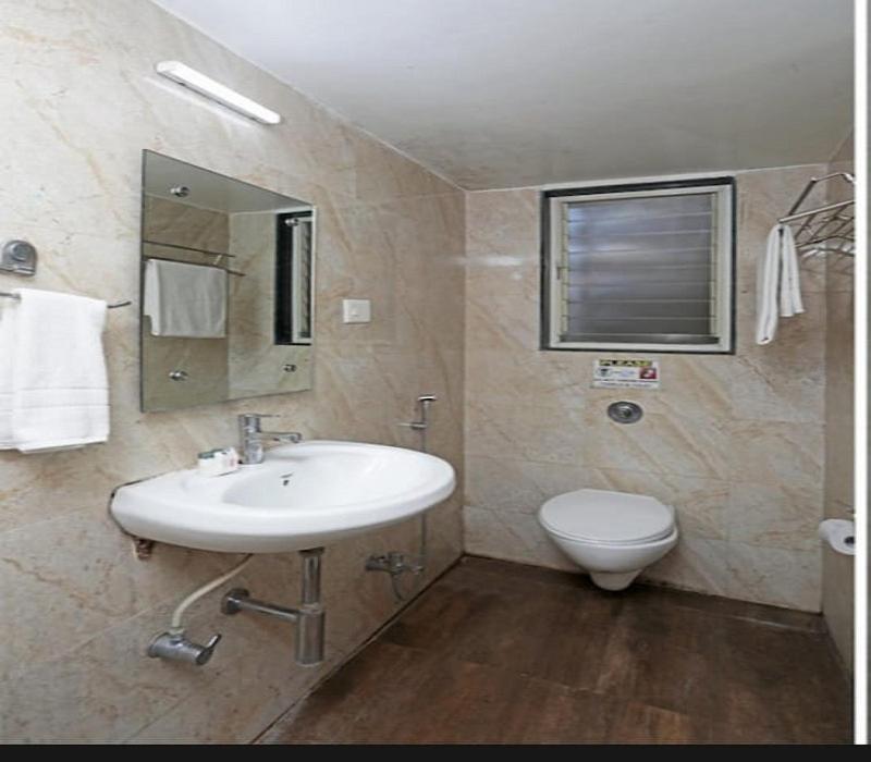 Hotel White House Pune Ngoại thất bức ảnh