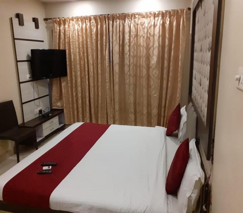 Hotel White House Pune Ngoại thất bức ảnh